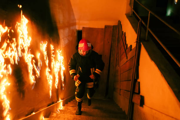 Por que investir em um curso de formação de bombeiro civil?